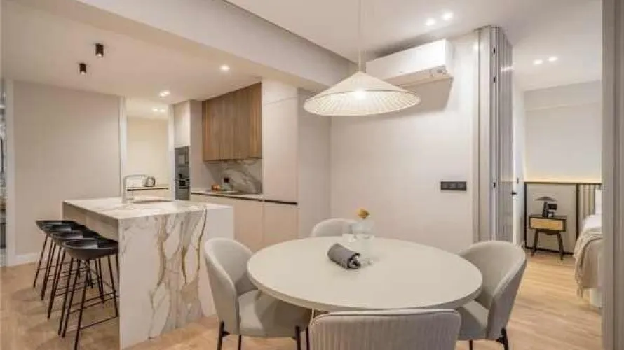 Apartamento de 2 dormitorios en Madrid, Spain No. 1210