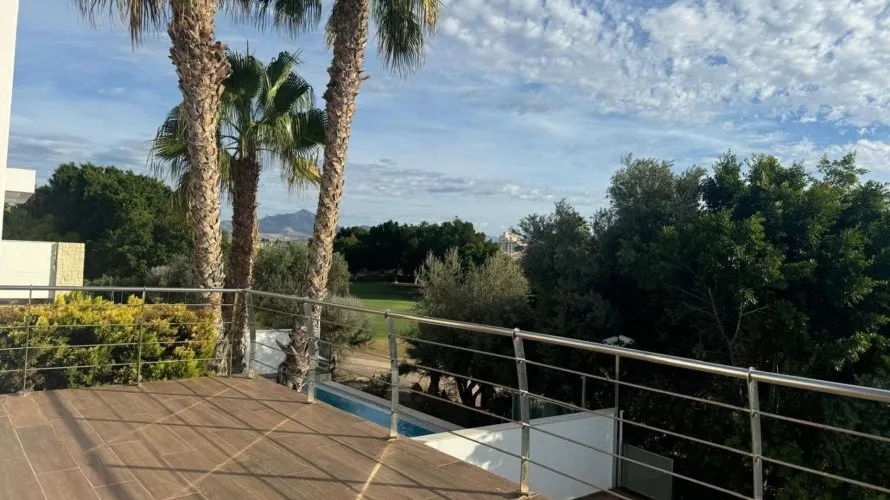 Villa de 5 dormitorios en Alicante, Spain No. 1487 № 6