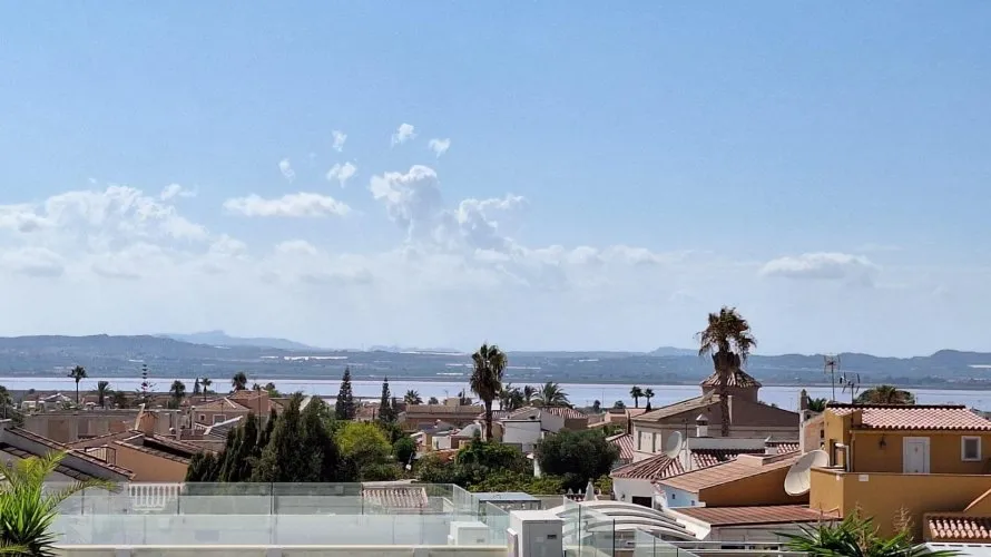 Villa de 106m² en Torrevieja, Spain No. 1467 № 4