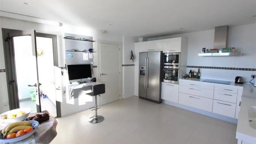 Apartamento de 260m² en El Mascarat, España No. 1332 № 2