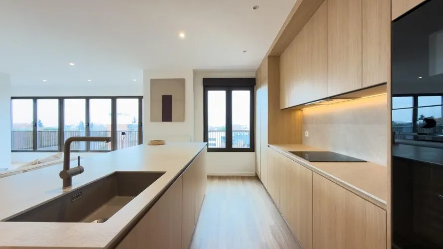 Apartamento de 3 dormitorios en Madrid, Spain No. 1352 № 9