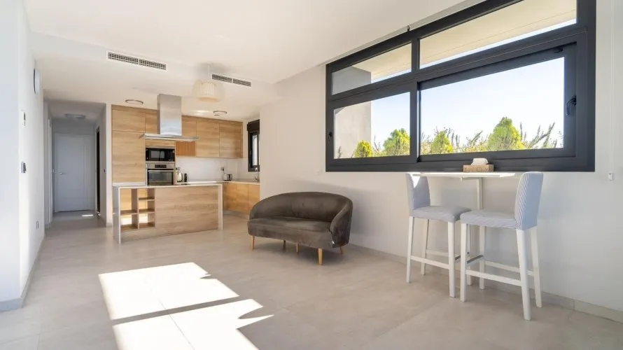 Apartamento de 3 dormitorios en Benidorm, Spain No. 1324