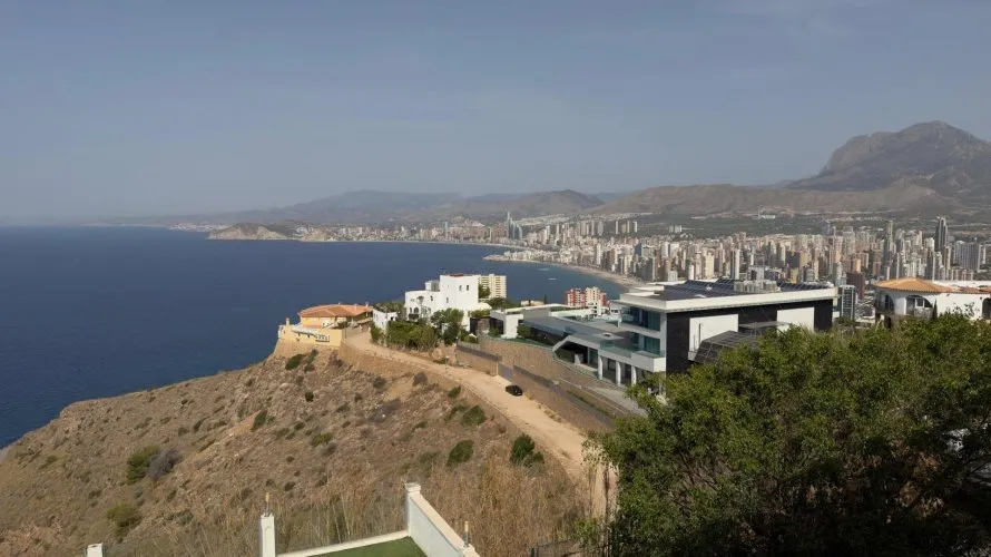 Villa de 7 dormitorios en Benidorm, España No. 1642 № 9