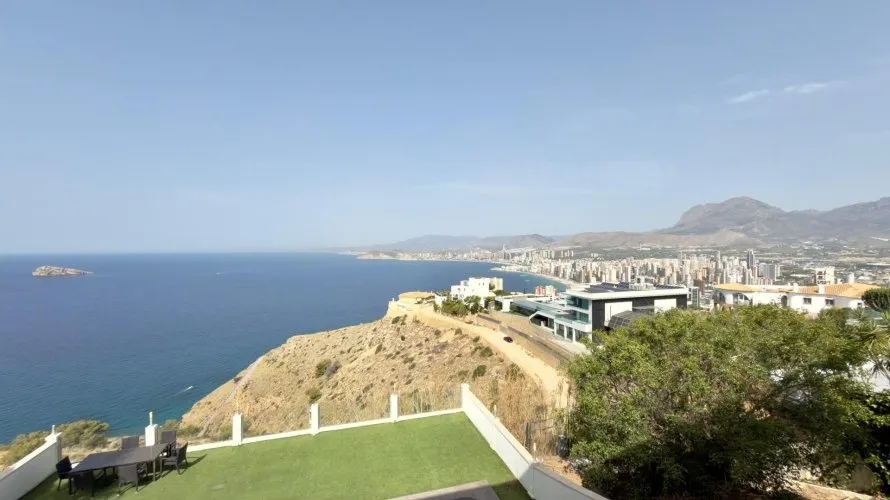 Villa de 7 dormitorios en Benidorm, España No. 1642 № 8