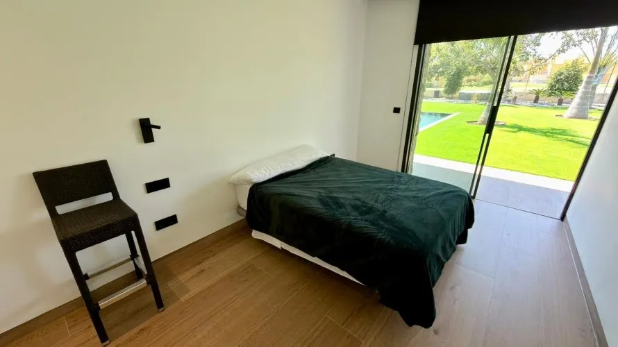 Villa de 3 dormitorios en Alicante, España No. 1574 № 7
