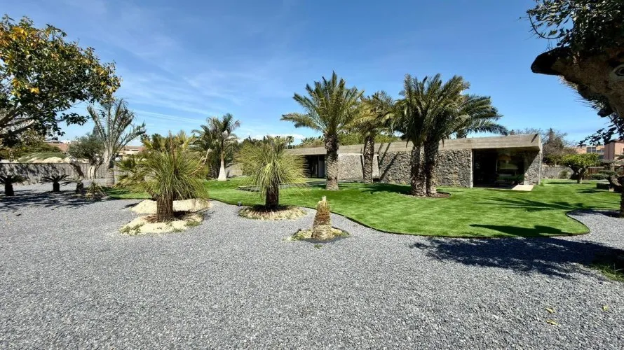 Villa de 3 dormitorios en Alicante, España No. 1574