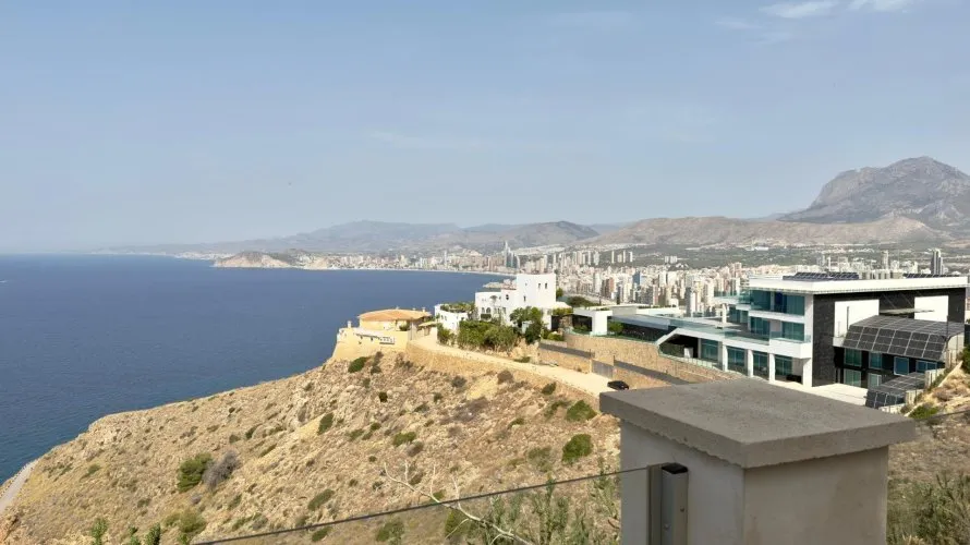 Villa de 7 dormitorios en Benidorm, España No. 1642 № 3