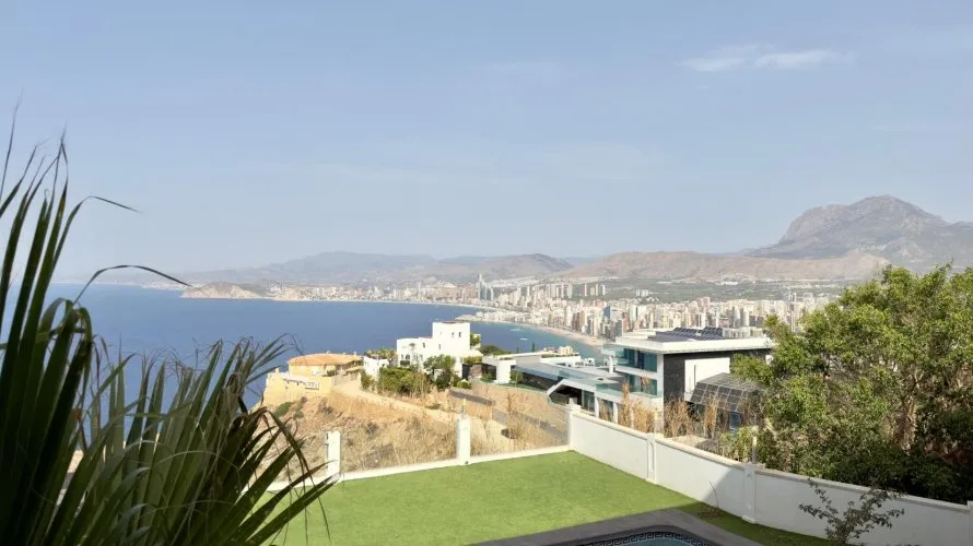 Villa de 7 dormitorios en Benidorm, España No. 1642 № 10