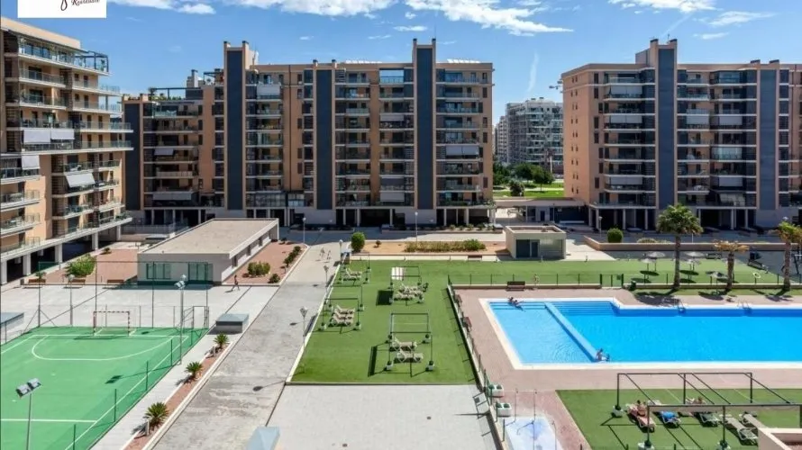 Apartamento de 3 dormitorios en Alicante, España No. 1646