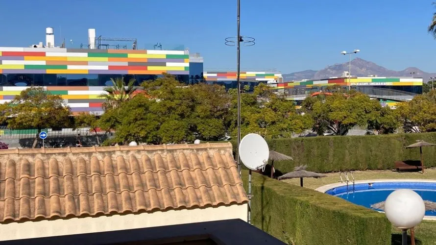 Apartamento de 5 dormitorios en Alicante, España No. 1598 № 4