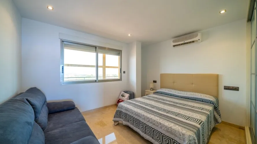 Ático de 2 dormitorios en Alicante, España No. 1570 № 19