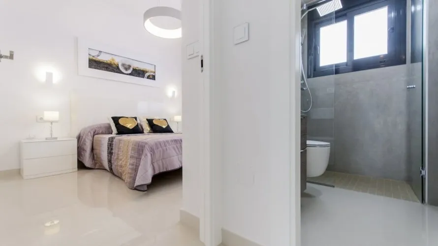 Villa de 4 dormitorios en San Miguel de Salinas, España No. 1687 № 10