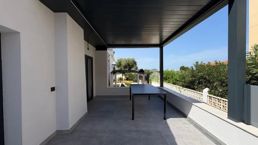 Villa de 4 dormitorios en Torrevieja, España No. 1686 № 14