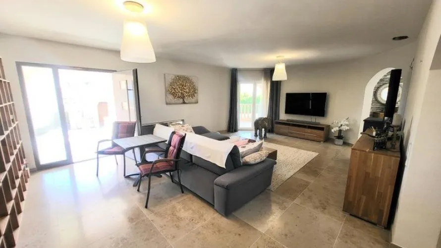 Villa de 4 dormitorios en Rojales, España No. 1695 № 1