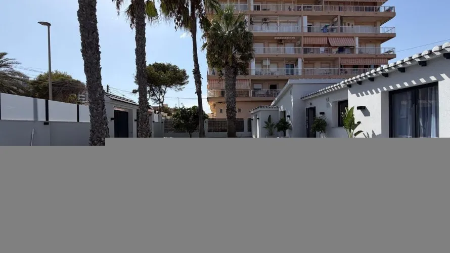 Villa de 4 dormitorios en Torrevieja, España No. 1686 № 10