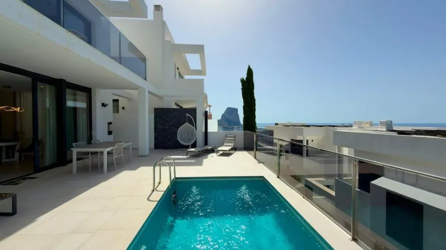 Villa de 4 dormitorios en Calpe, España No. 1698 № 17