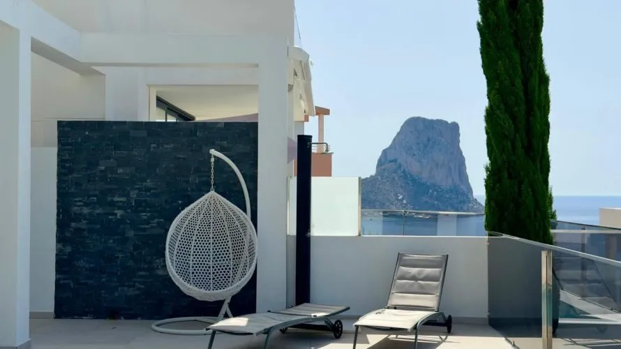 Villa de 4 dormitorios en Calpe, España No. 1698 № 26