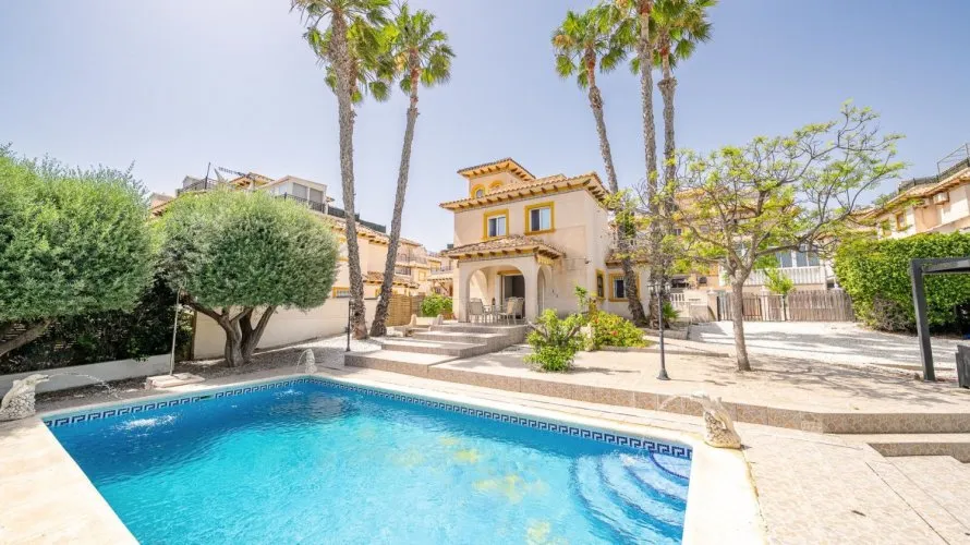 Villa de 96m² en La Zenia, España No. 1744 № 26