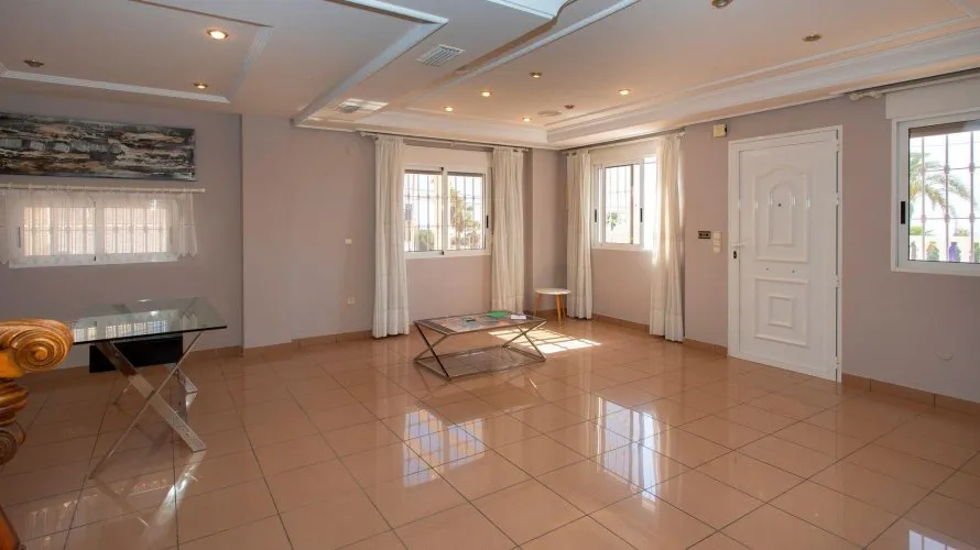 Villa de 180m² en Torrevieja, España No. 1727 № 20