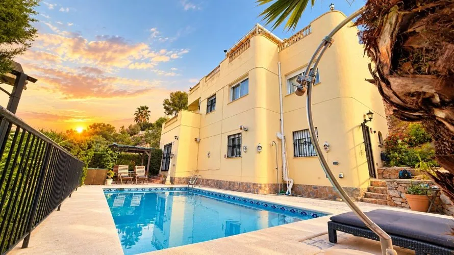 Villa de 220m² en Alicante, España No. 1747 № 28
