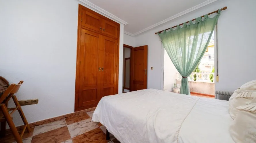Villa de 96m² en La Zenia, España No. 1744 № 3