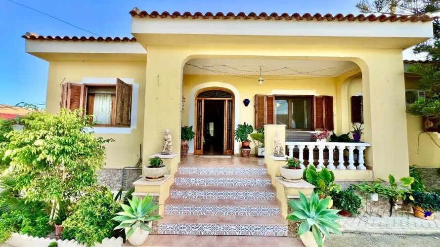 Villa de 3 dormitorios en Daya Vieja, España No. 1705 № 28