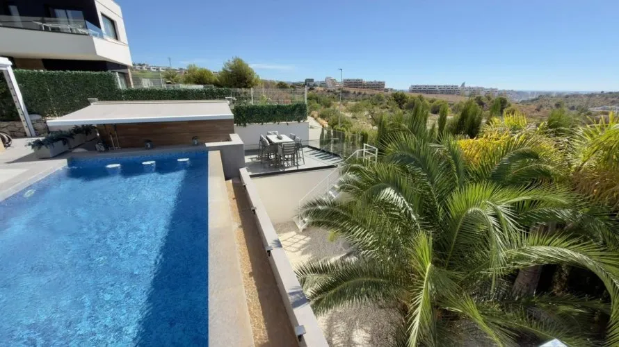 Villa de 3 dormitorios en Finestrat, España No. 1793 № 11