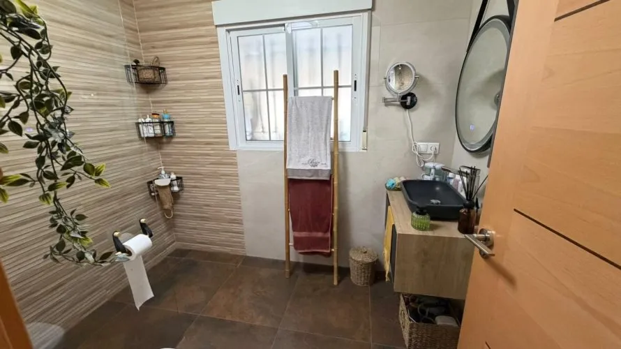Apartamento de 4 dormitorios en Catral, España No. 1772