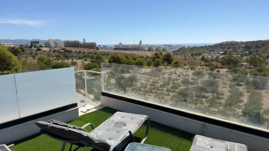Villa de 3 dormitorios en Finestrat, España No. 1793 № 3