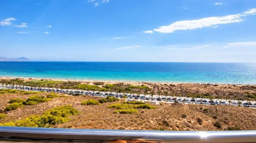 Apartamento de 153m² en Los Arenales Del Sol, España No. 1786 № 19