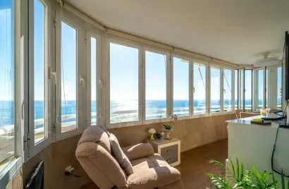 Apartamento de 3 dormitorios en El Campello, España No. 1752