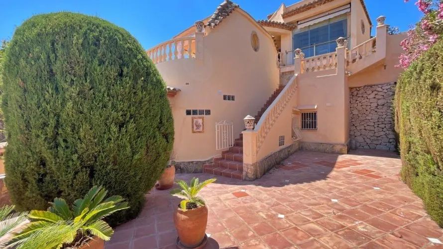 Villa de 235m² en Moraira, España No. 1790 № 3