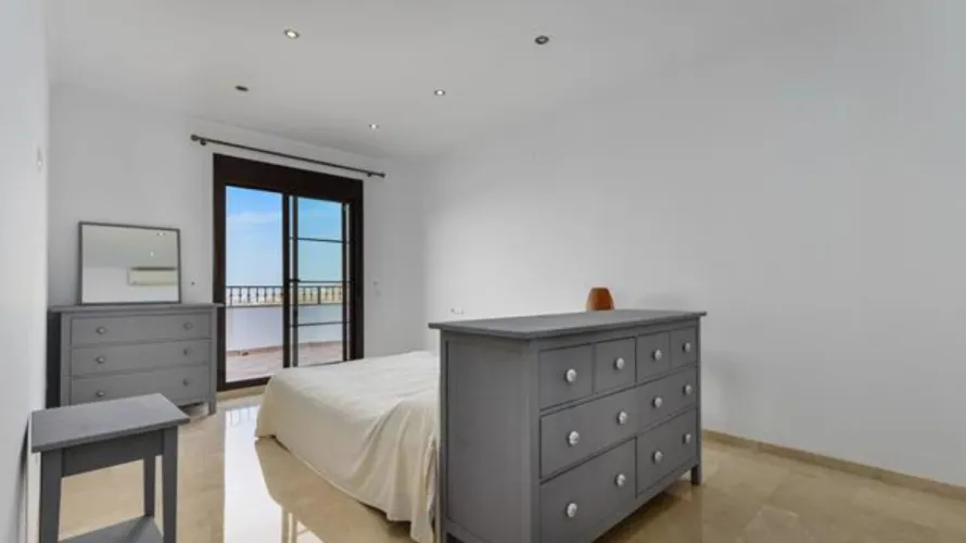 Villa de 6 chambres à Marbella, Spain No. 378 № 1
