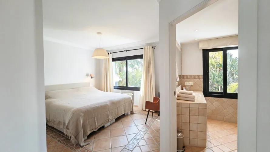 Villa de 4 chambres à Marbella, Spain No. 206 № 12