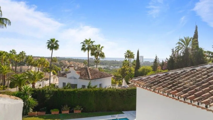 Villa de 4 chambres à Marbella, Spain No. 529 № 11