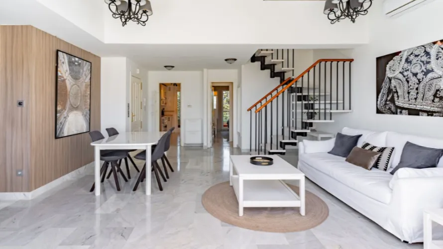 Duplex de 2 chambres à Nueva Andalucia, Spain No. 563
