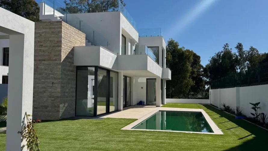 Villa de 4 chambres à Estepona, Spain No. 500 № 4