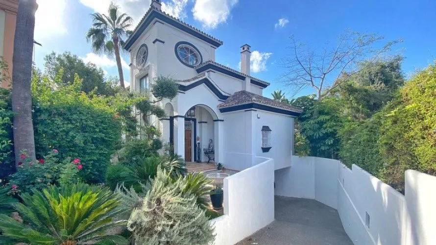 Villa de 5 chambres à Marbella, Spain No. 245 № 16
