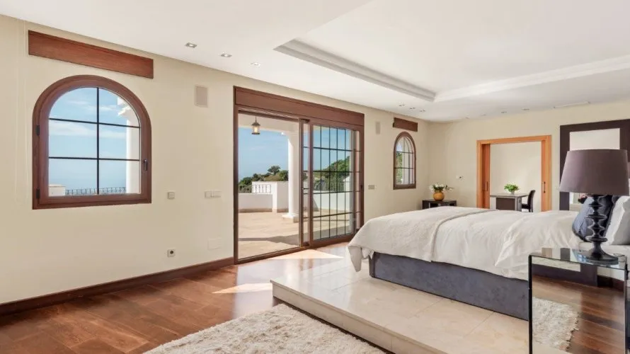 Villa de 5 chambres à Benahavis, Spain No. 499 № 14