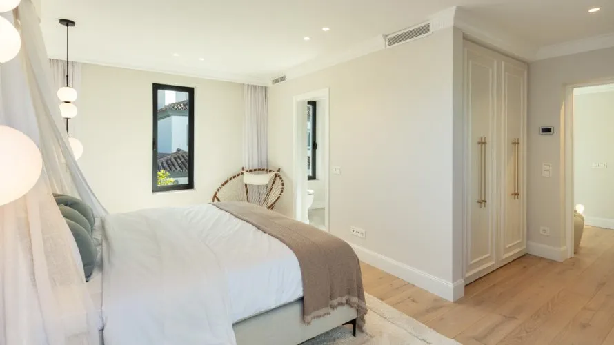 Villa de 5 chambres à Nueva Andalucia, Spain No. 286 № 19