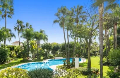 Villa de 5 chambres à Marbella, Spain No. 527