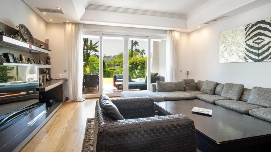 Townhouse de 3 chambres à Estepona, Spain No. 95 № 14