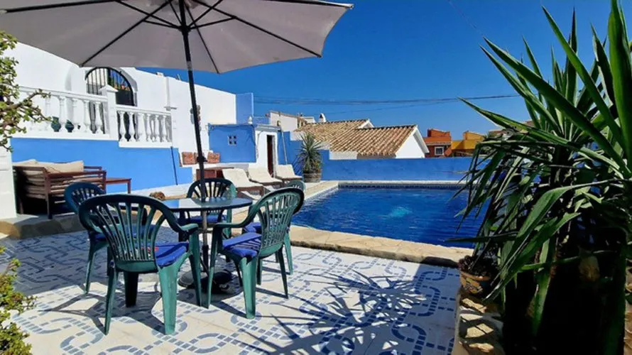 Villa de 4 chambres à Fuengirola, Spain No. 395 № 1