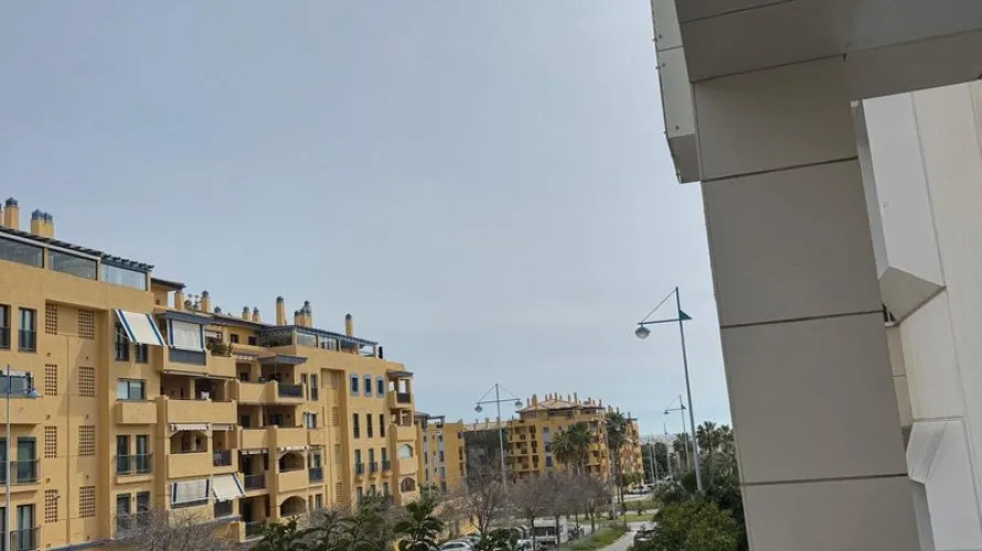 Apartment de 3 chambres à Cortes (San Pedro De Alcantara), Spain No. 521