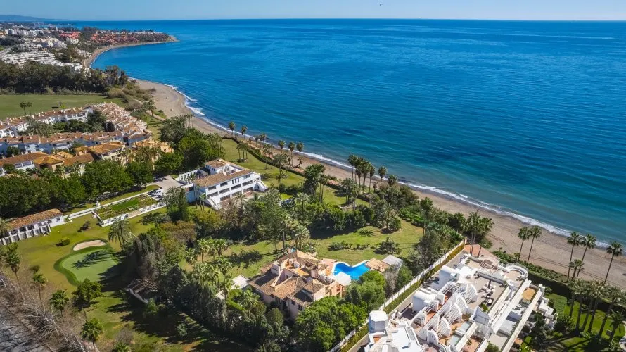 Villa de 8 chambres à Estepona, Spain No. 270 № 1