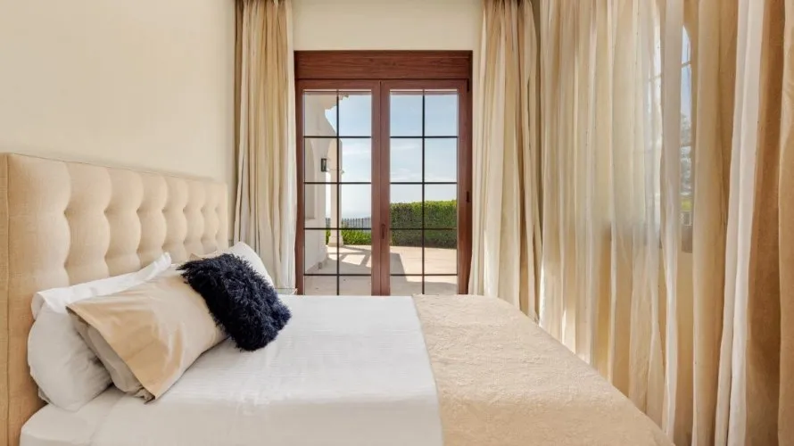Villa de 5 chambres à Benahavis, Spain No. 499 № 22
