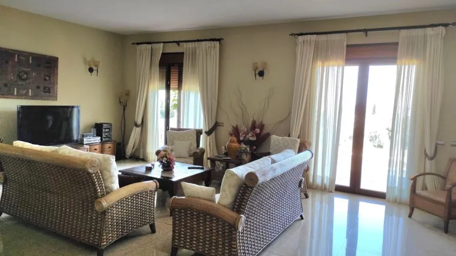 Villa de 4 chambres à Mijas Costa, Spain No. 342 № 6