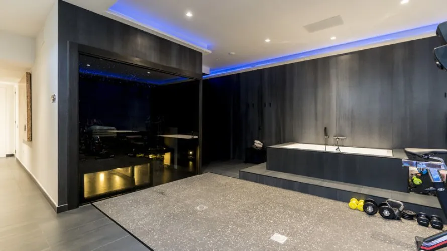 Villa de 4 chambres à Estepona, Spain No. 252 № 3