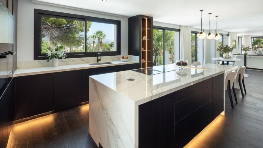 Villa de 5 chambres à Marbella, Spain No. 288 № 16