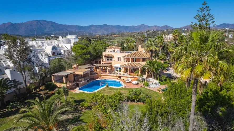 Villa de 8 chambres à Estepona, Spain No. 270 № 3